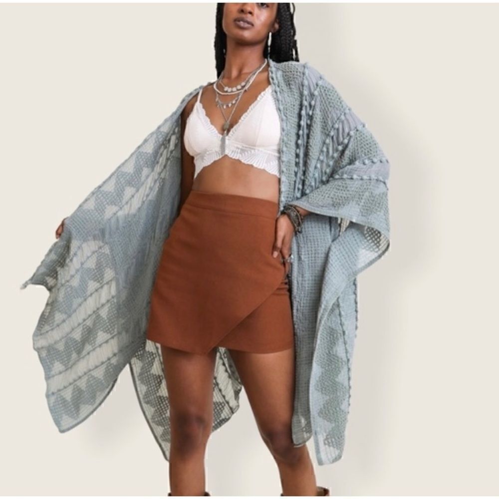 Weaved Zigzag  Pom Sleeved  Kimono